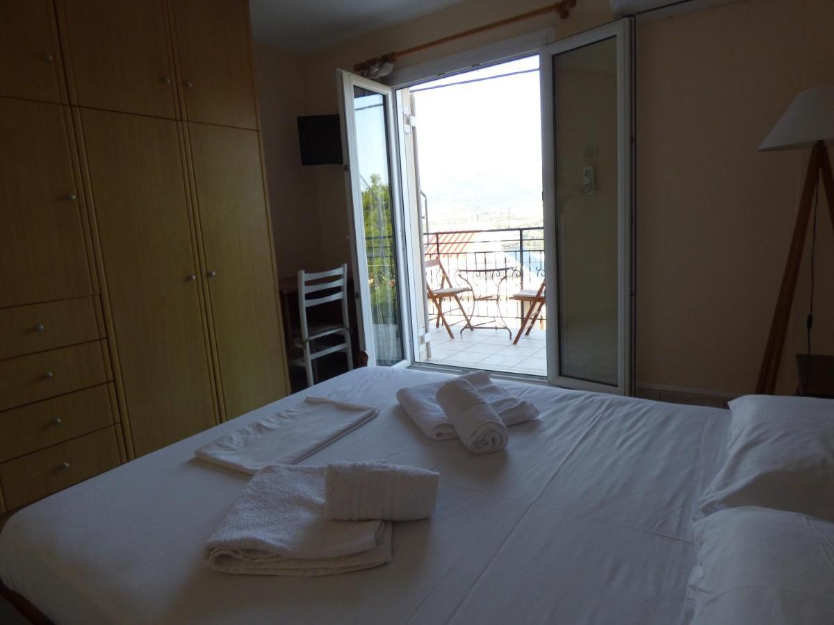 Anna Apartments Аргостолион Екстериор снимка