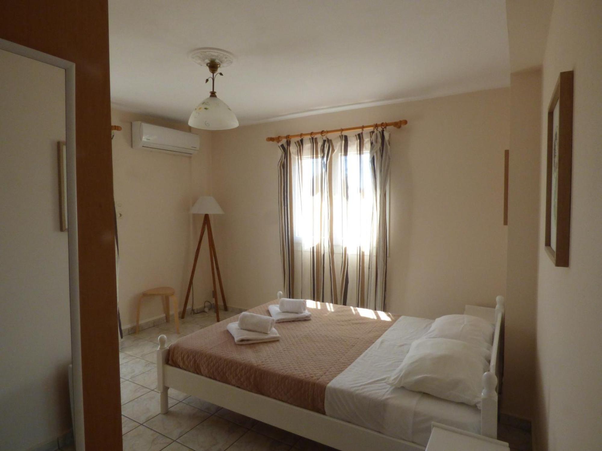 Anna Apartments Аргостолион Екстериор снимка